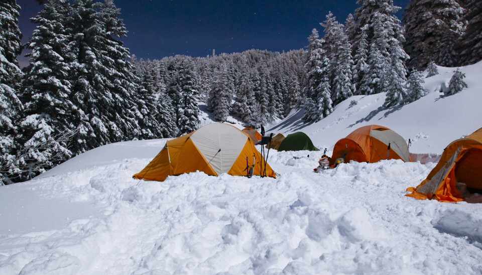 På noen turer sover læreren i seng på leirstedet eller på hotell, på andre turer er det telt eller snøhule