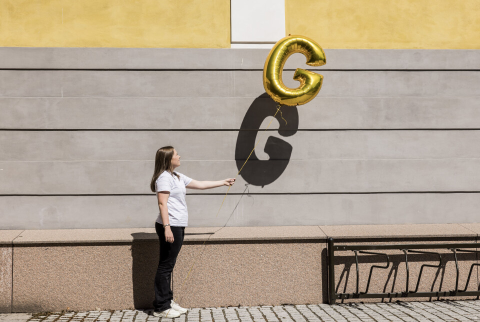 Stemmer over studentøkonomien Lektorstudent Frida med G-ballong